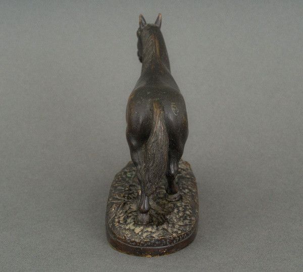 Cavallo da tiro in bronzo del XIX secolo con patina marrone scuro