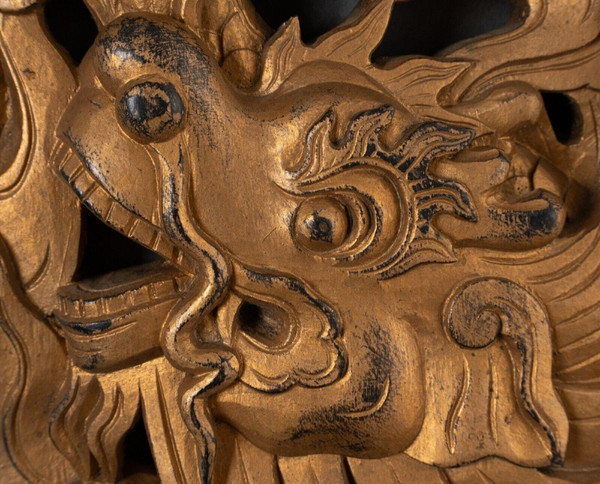 Geschnitztes vergoldetes Holzpaneel mit Drachendekor China Indochina XIX.