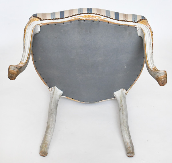 Suite de 4 chaises de style Louis XV 