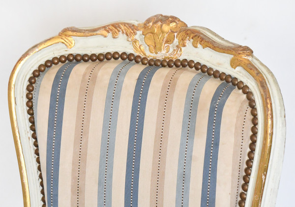 Suite de 4 chaises de style Louis XV 