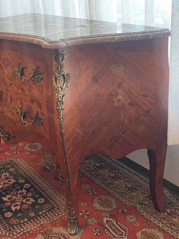 Cassettone curvo in stile Luigi XV Legno di palissandro e intarsi floreali