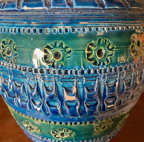 Vase by Aldo Londi for Bitossi XXth blue background