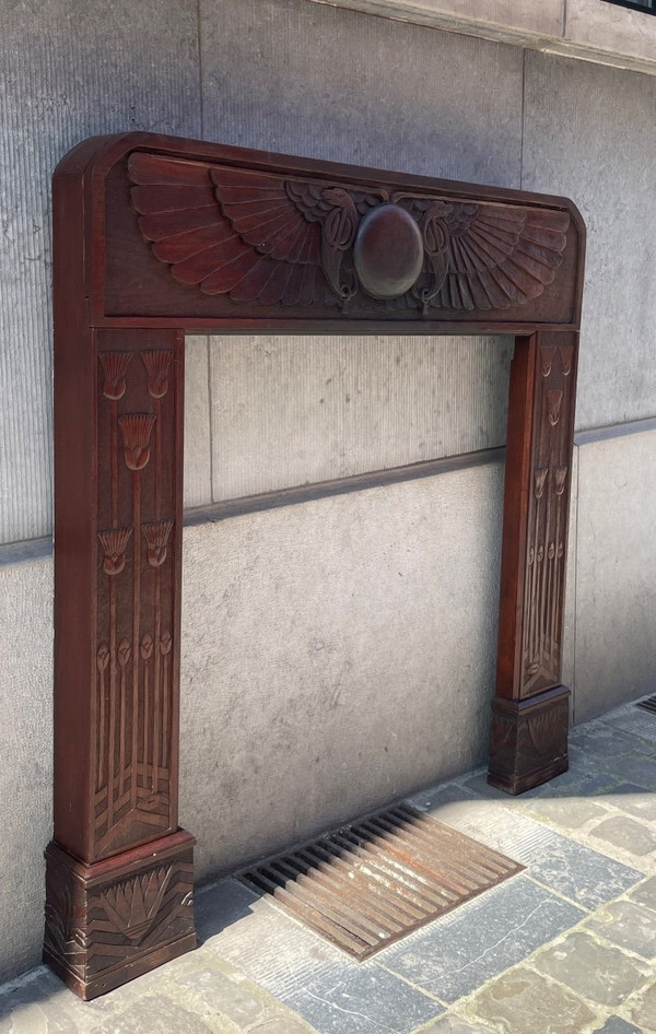 La Maison Des Ailles" Art Deco mantel