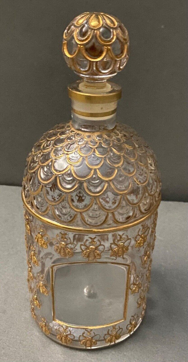 Guerlain Paris gravierte Bienenmodell-Parfümflasche aus Glas