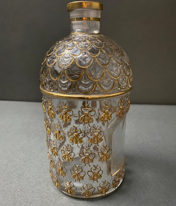 Guerlain Paris gravierte Bienenmodell-Parfümflasche aus Glas
