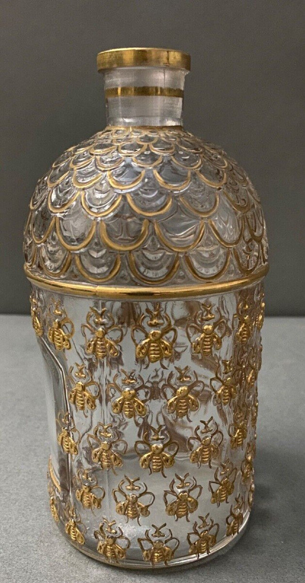 Guerlain Paris gravierte Bienenmodell-Parfümflasche aus Glas