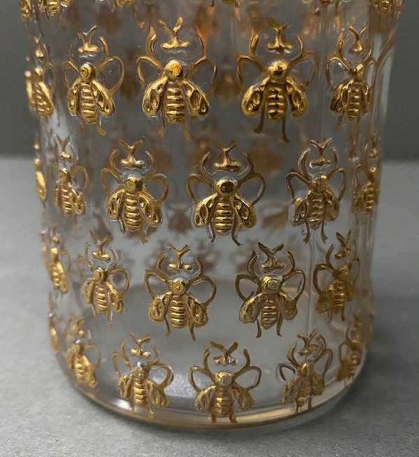 Guerlain Paris gravierte Bienenmodell-Parfümflasche aus Glas