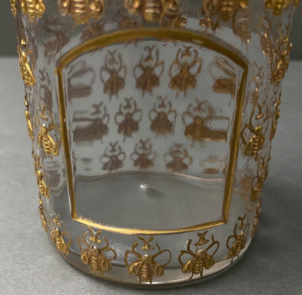 Guerlain Paris gravierte Bienenmodell-Parfümflasche aus Glas
