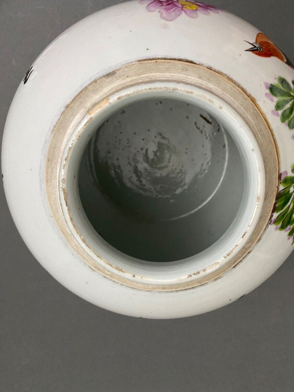 Vaso coperto in porcellana cinese del XX secolo con segni di decorazione di uccelli
