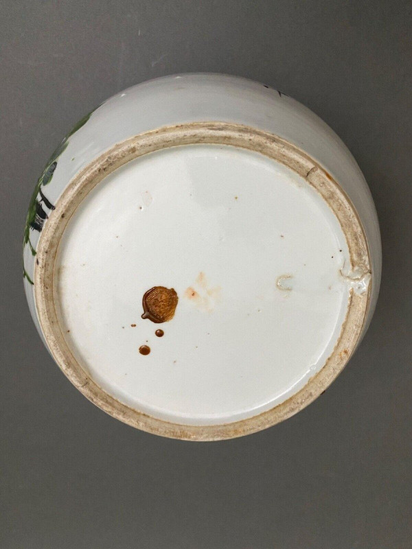 Vaso coperto in porcellana cinese del XX secolo con segni di decorazione di uccelli