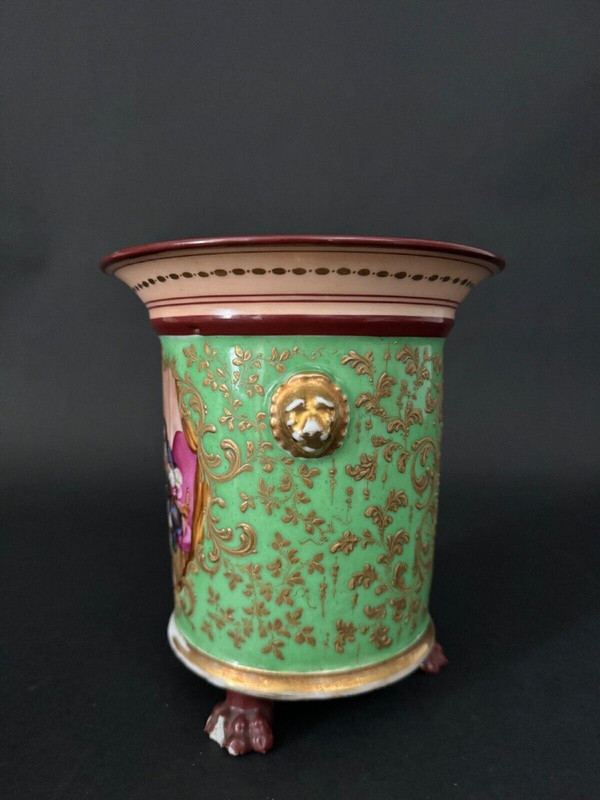 Cache-pot époque Louis-Philippe décor romantique XIXe fond vert