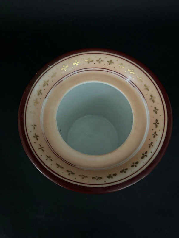 Cache-pot époque Louis-Philippe décor romantique XIXe fond vert