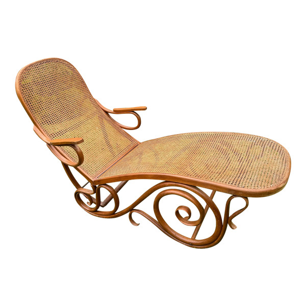 1900 FOLDING LOUNGE CHAIR MODEL ATTRIBUTED TO THONET