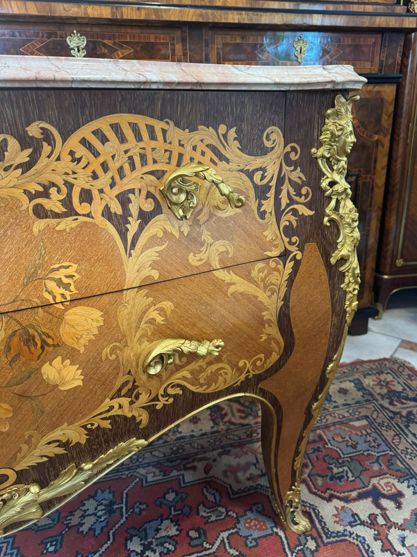 COMMODE SAUTEUSE EN MARQUETERIE de style LOUIS XV – début 20ème -