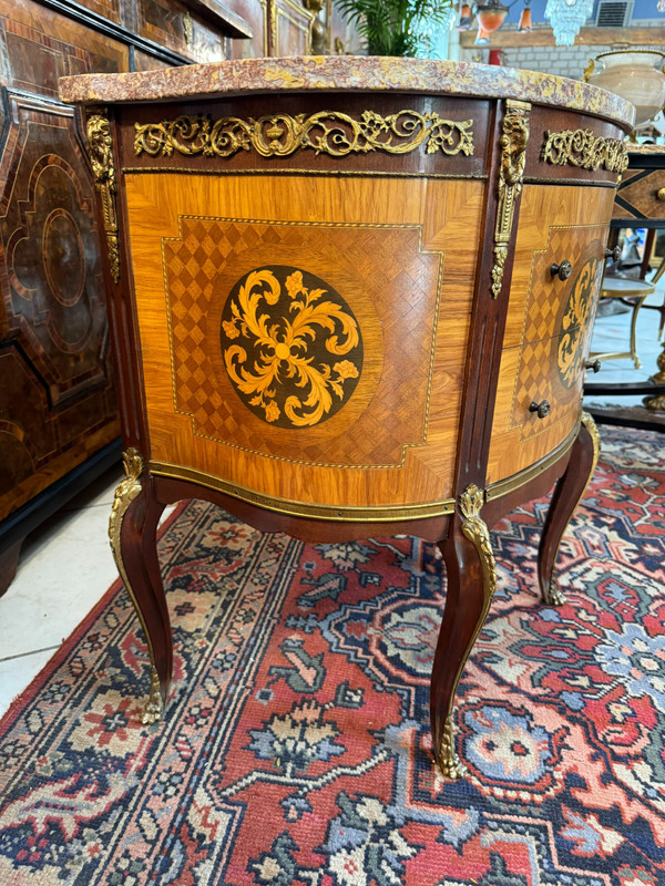 COMMODE DEMI LUNE DE STYLE LOUIS XV