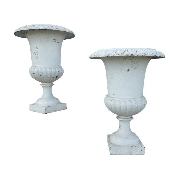Pair of large Medici cast iron garden ornamental vases, 19th century - 51.5cm