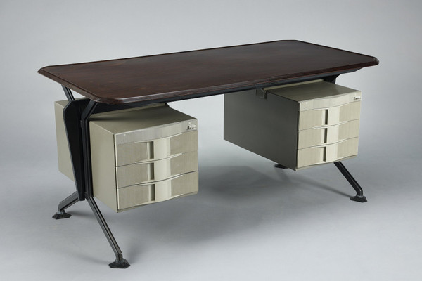 Grande scrivania “ARCO” per Olivetti di BBPR