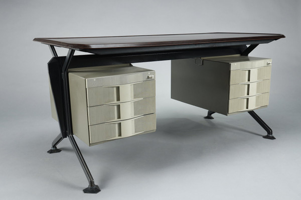 Grande scrivania “ARCO” per Olivetti di BBPR