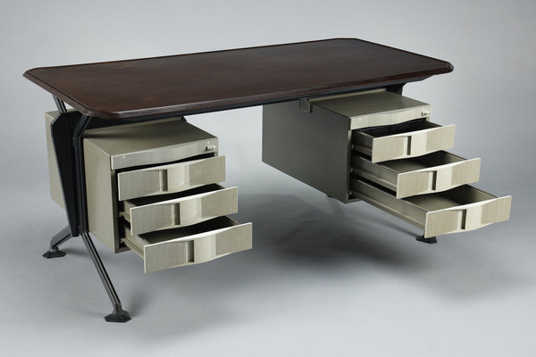 Grande scrivania “ARCO” per Olivetti di BBPR