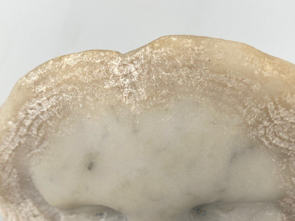 Head of a young girl in marble in the style of the Haute Époque 20th century sculpture