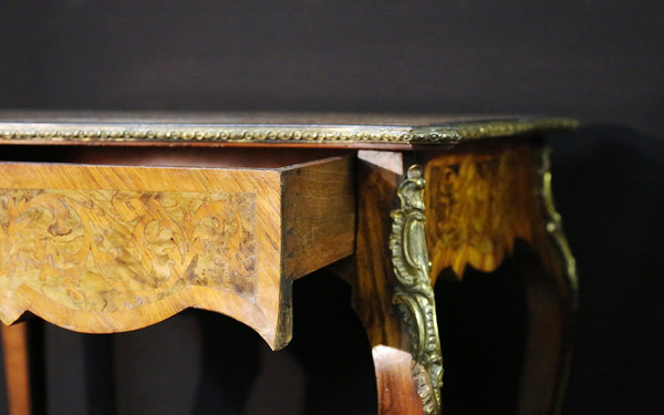 Table marquetée Napoléon III XIXème siècle 
