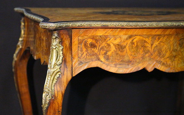 Table marquetée Napoléon III XIXème siècle 