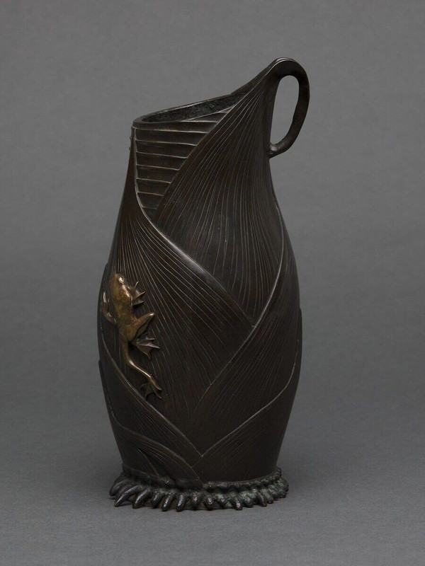 Bronzekrug Japan Schokoladenpatina Frosch in Rundform XIX.