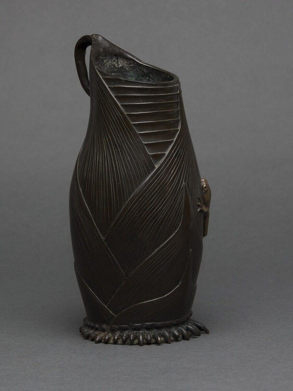Bronzekrug Japan Schokoladenpatina Frosch in Rundform XIX.