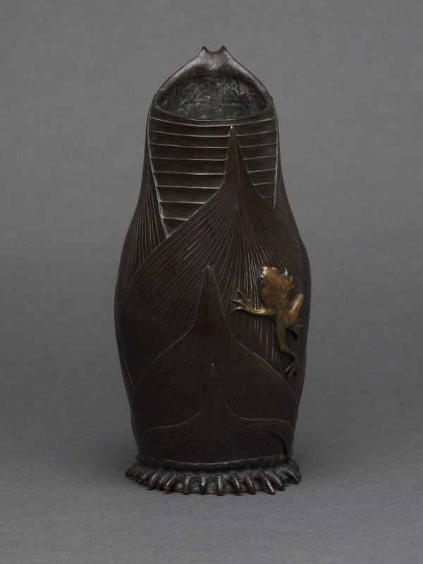 Bronzekrug Japan Schokoladenpatina Frosch in Rundform XIX.