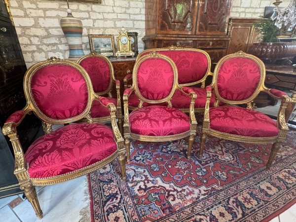 ENSEMBLE DE SALON EN BOIS DORE LOUIS XVI