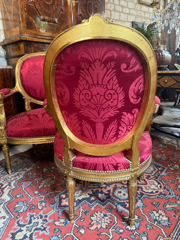 ENSEMBLE DE SALON EN BOIS DORE LOUIS XVI