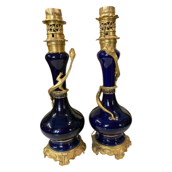 COPPIA DI LAMPADE IN PORCELLANA XIX secolo