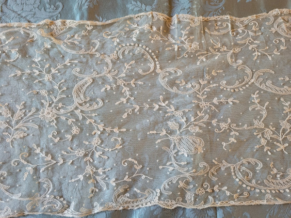 Etole en tulle brodé, époque vers 1900