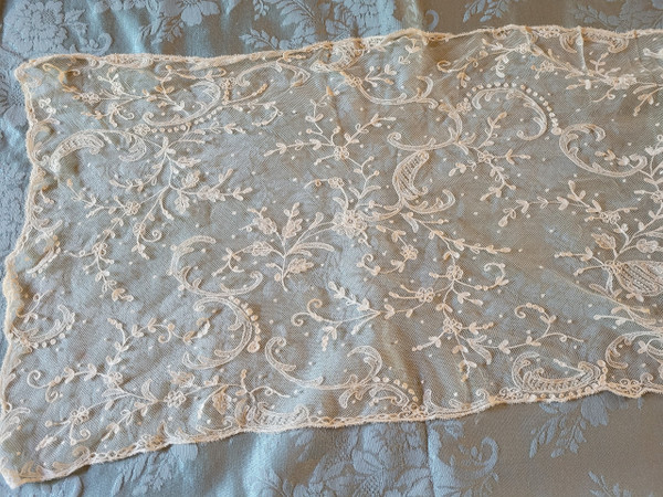 Etole en tulle brodé, époque vers 1900