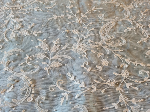 Etole en tulle brodé, époque vers 1900