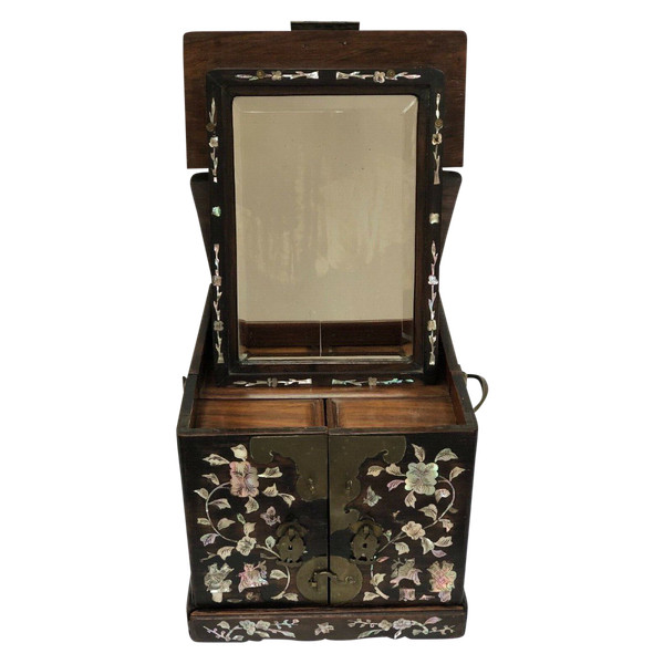 Cabinet China or Indochina 19th century ironwood inlaid with mother-of-pearl marquetry