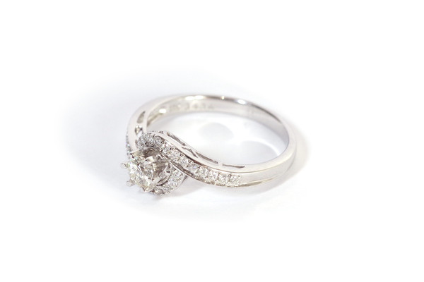 Anello vintage con tourbillon di diamanti in oro 18 carati, anello di fidanzamento occasionale