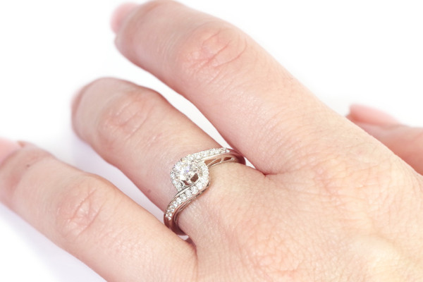 Anello vintage con tourbillon di diamanti in oro 18 carati, anello di fidanzamento occasionale
