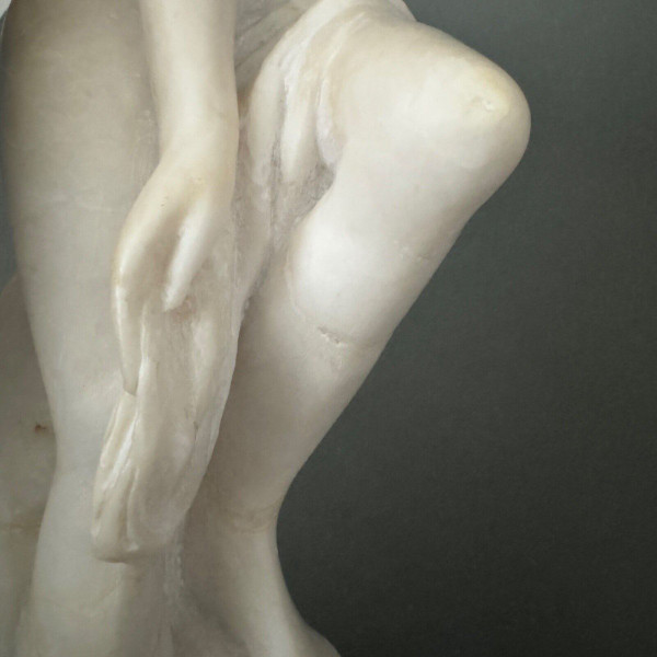 Statue en marbre d'après Vénus au bain baigneuse nue sculptée dans la masse
