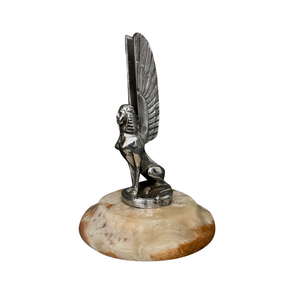 Mascotte automobile sphinx en bronze argenté signé Ch. R. Peyée