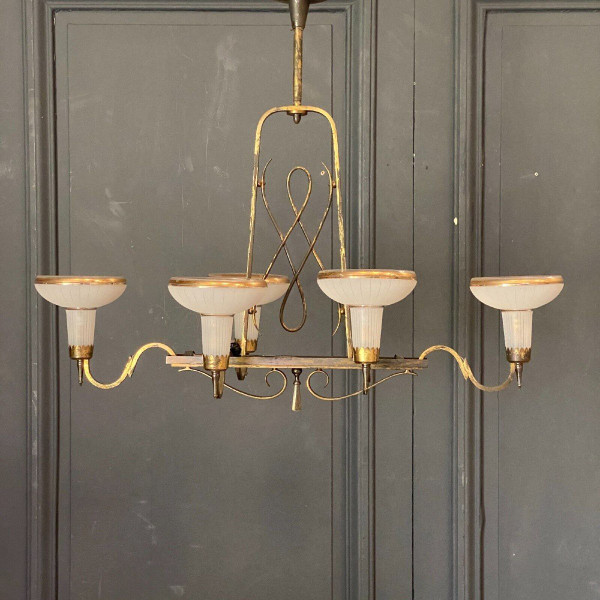 Lampadario in metallo dorato 1950 6 luci molate in vetro satinato