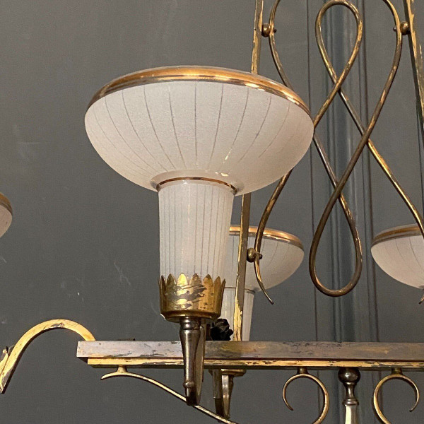 Lampadario in metallo dorato 1950 6 luci molate in vetro satinato
