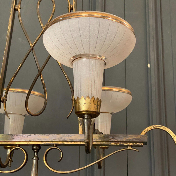 Lampadario in metallo dorato 1950 6 luci molate in vetro satinato