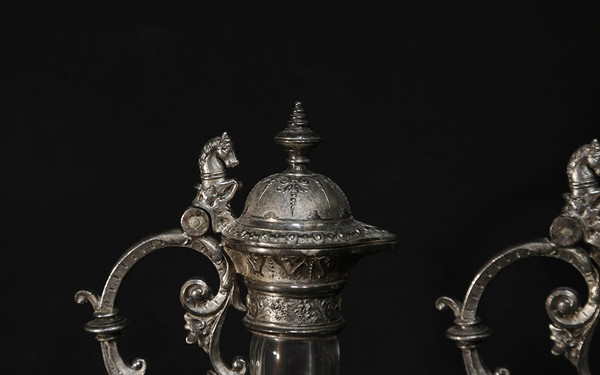 Coppia di brocche e decanter in cristallo e argento, XIX secolo
