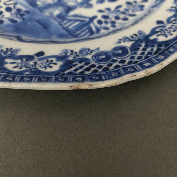 Assiette bleue de Chine XIXe décor de papillons