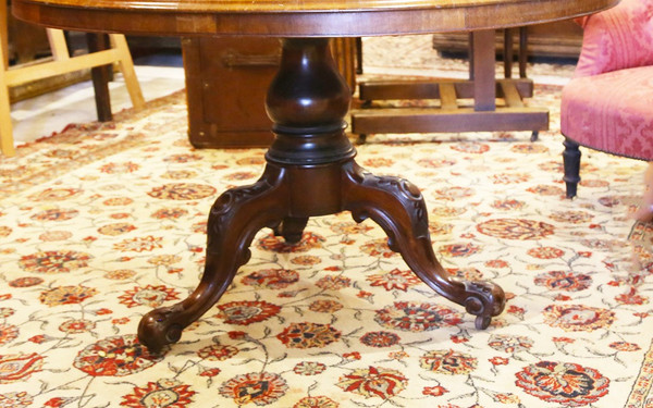 Oval table in marquetry and varnished wood 