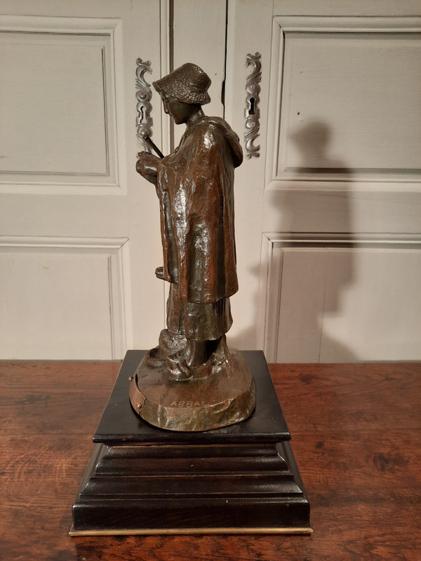 Bronze représentant une bergère et son chien, signé ABBAL.
