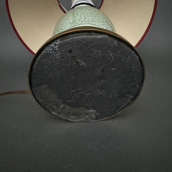 Lampe Napoléon III en céladon vert sur une base en laiton