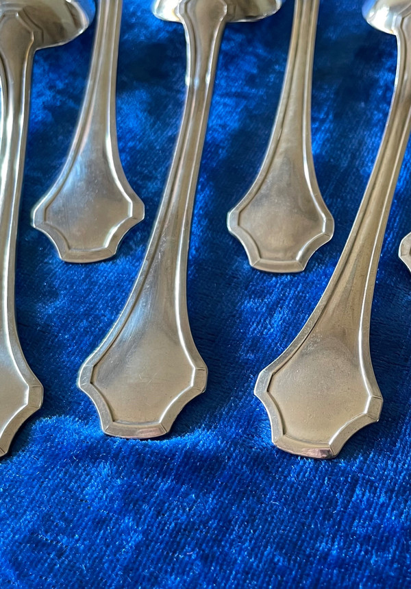6 dessert sets.