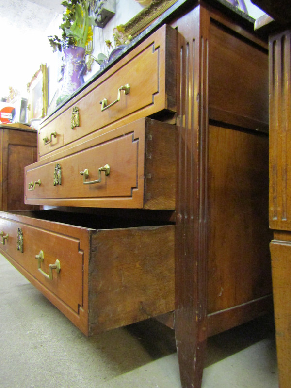 Louis XVI chest of drawers